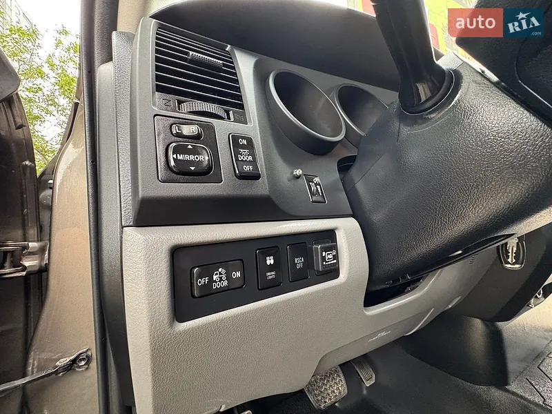 Toyota Tundra 2012 VIN 5TFUW5F19CX267128 фото оголошення 13 з 94