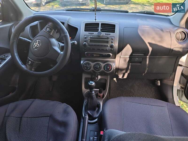 Внедорожник / Кроссовер Toyota Urban Cruiser 2011 в Львове фото 9 Внедорожник / Кроссовер Toyota Urban Cruiser 2011 в Львове