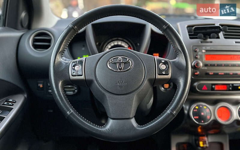 Внедорожник / Кроссовер Toyota Urban Cruiser 2011 в Львове