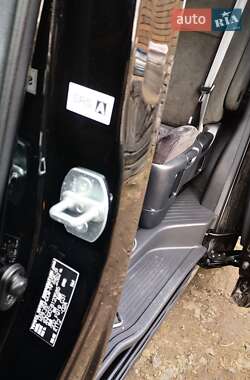 Мінівен Toyota Vellfire 2010 в 