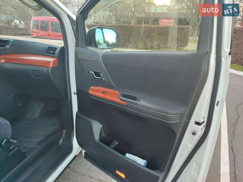 Мінівен Toyota Vellfire 2011 в Чорноморську