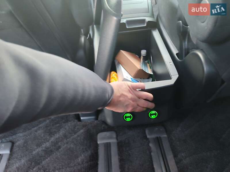 Мінівен Toyota Vellfire 2011 в Чорноморську