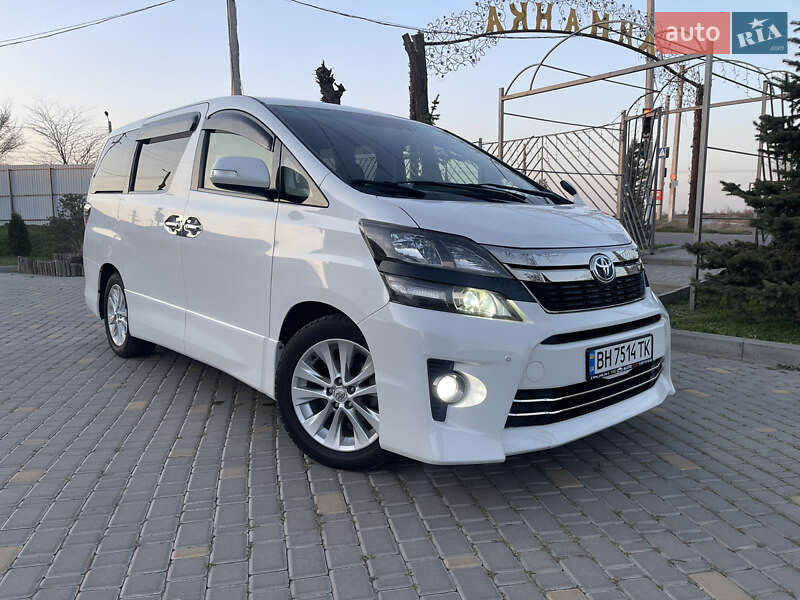 Мінівен Toyota Vellfire 2013 в Одесі