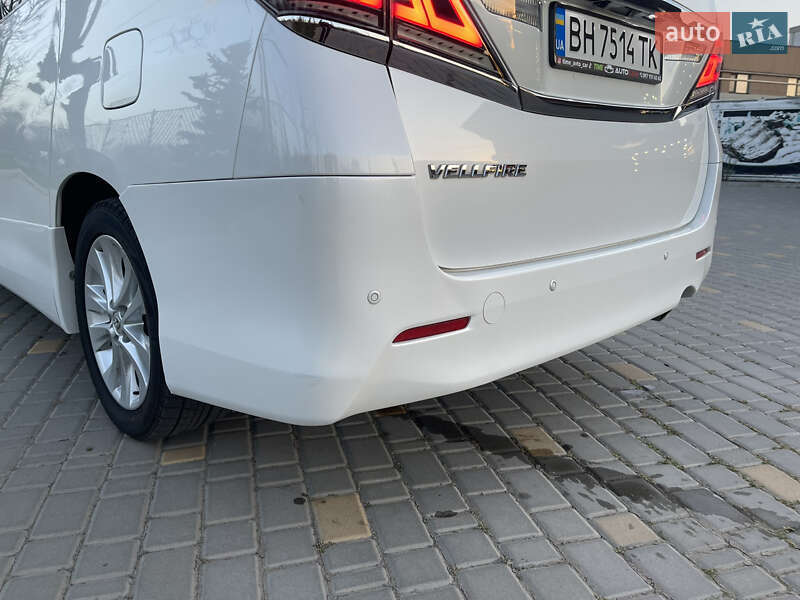 Мінівен Toyota Vellfire 2013 в Одесі