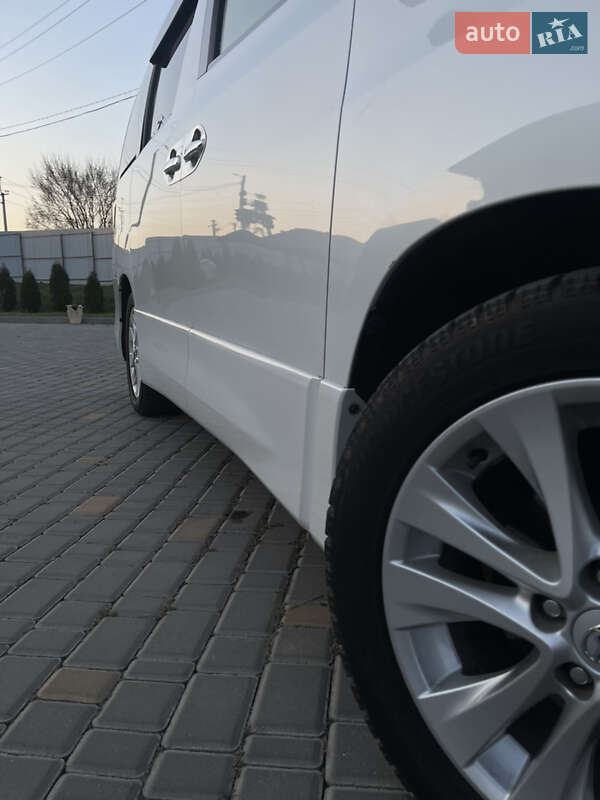 Мінівен Toyota Vellfire 2013 в Одесі