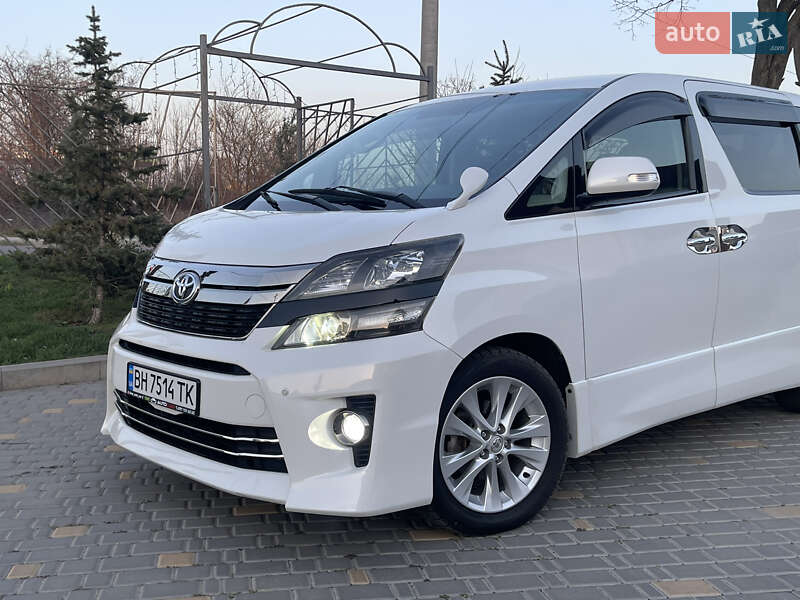 Мінівен Toyota Vellfire 2013 в Одесі