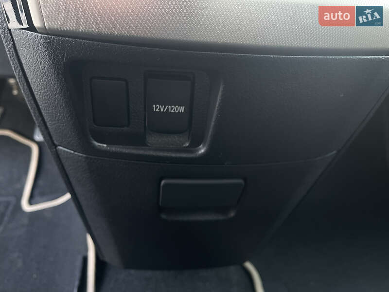 Мінівен Toyota Vellfire 2013 в Одесі