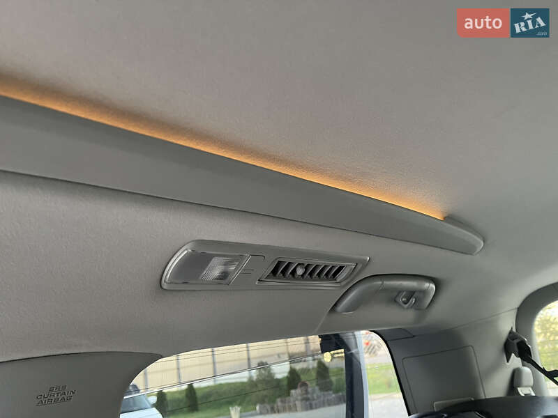 Мінівен Toyota Vellfire 2013 в Одесі