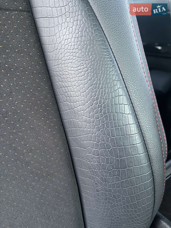 Мінівен Toyota Vellfire 2013 в Одесі