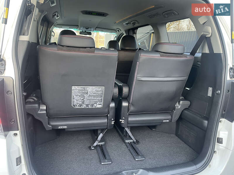 Мінівен Toyota Vellfire 2013 в Одесі