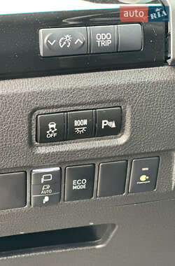 Минивэн Toyota Vellfire 2014 в 