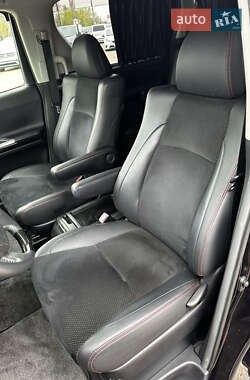 Минивэн Toyota Vellfire 2014 в 