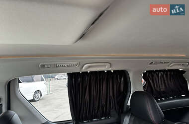 Минивэн Toyota Vellfire 2014 в 