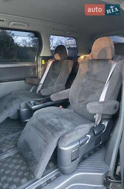 Минивэн Toyota Vellfire 2011 в 