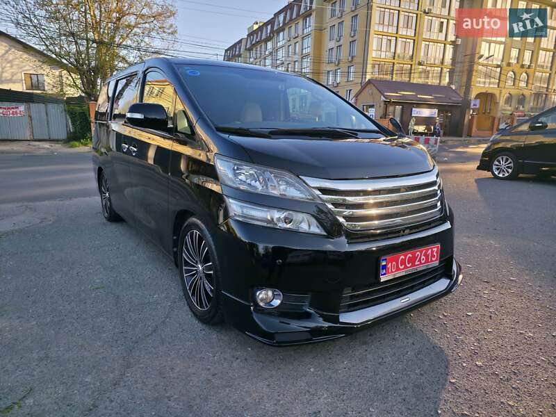 Минивэн Toyota Vellfire 2012 в 