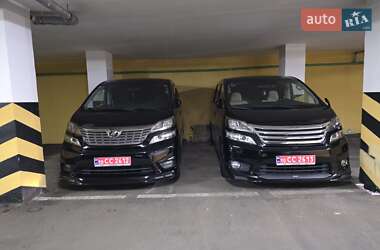 Минивэн Toyota Vellfire 2012 в 