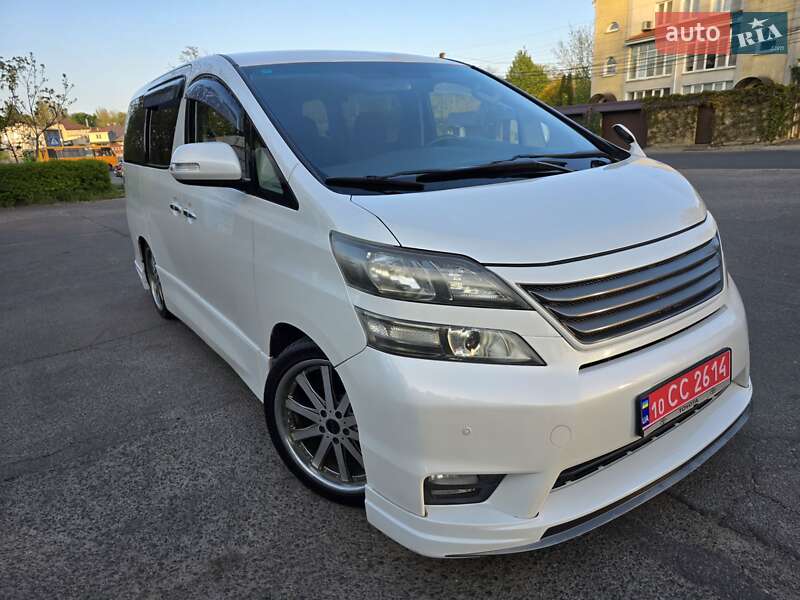 Toyota Vellfire 2010
