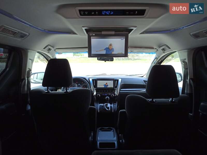Минивэн Toyota Vellfire 2017 в Киеве