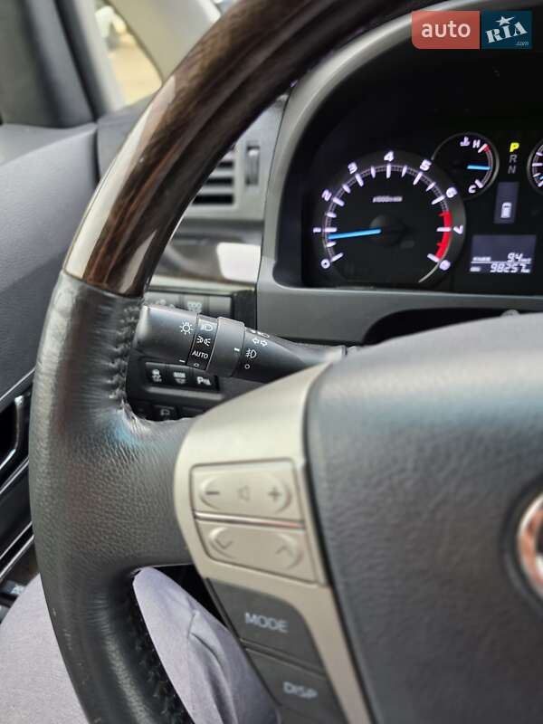 Мінівен Toyota Vellfire 2013 в Одесі