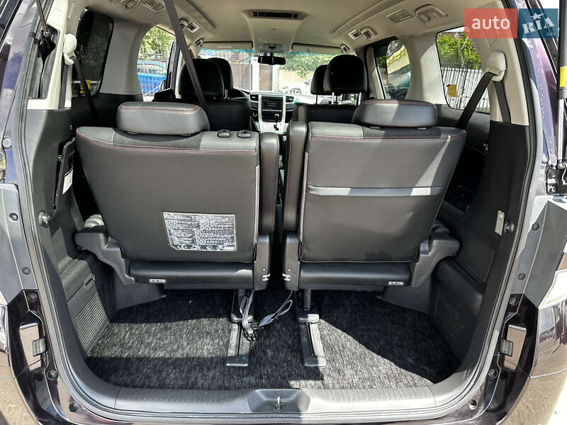 Минивэн Toyota Vellfire 2014 в Киеве