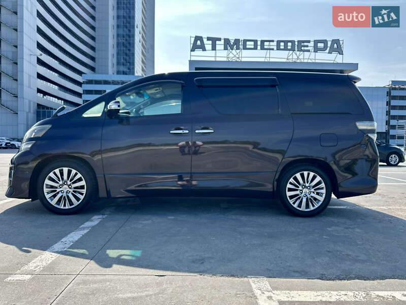 Минивэн Toyota Vellfire 2013 в Киеве