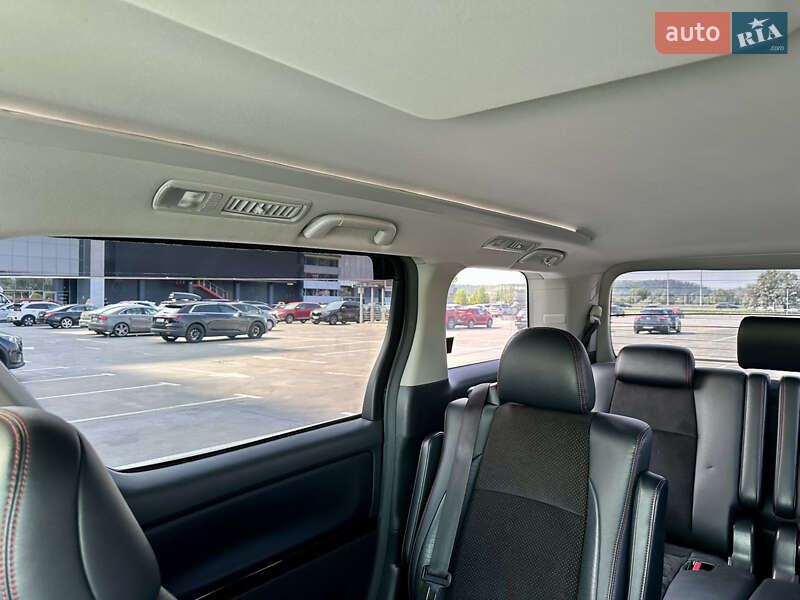 Минивэн Toyota Vellfire 2013 в Киеве