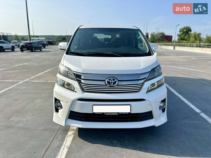 Мінівен Toyota Vellfire 2013 в 