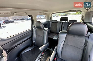 Мінівен Toyota Vellfire 2013 в 