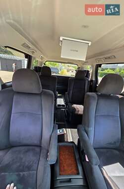 Минивэн Toyota Vellfire 2011 в 
