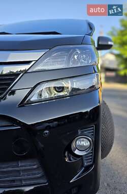 Минивэн Toyota Vellfire 2013 в 