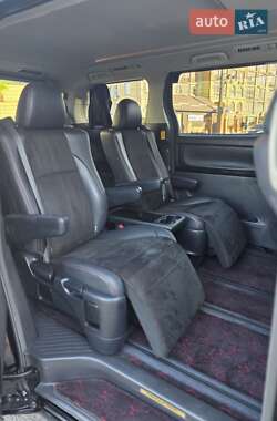 Минивэн Toyota Vellfire 2013 в 