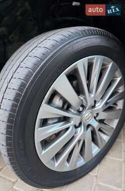 Минивэн Toyota Vellfire 2012 в 
