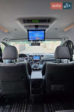 Минивэн Toyota Vellfire 2012 в 