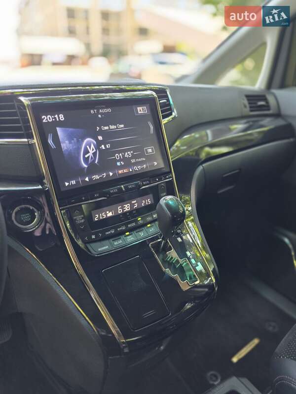 Мінівен Toyota Vellfire 2014 в Одесі