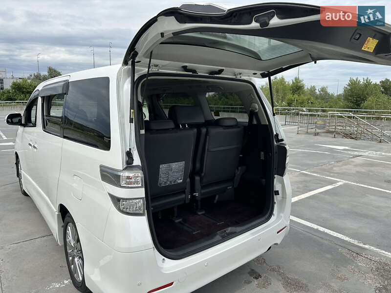 Минивэн Toyota Vellfire 2014 в Киеве