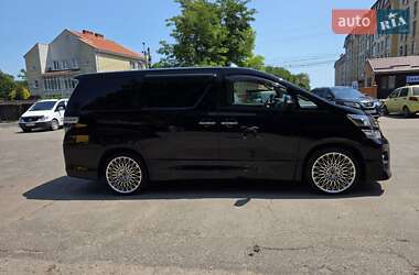 Минивэн Toyota Vellfire 2013 в 