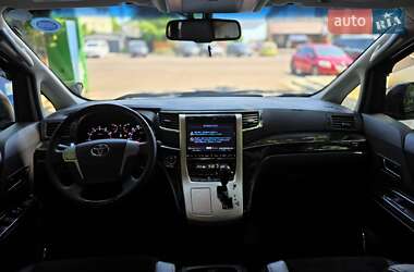 Минивэн Toyota Vellfire 2013 в 
