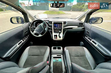 Минивэн Toyota Vellfire 2014 в 