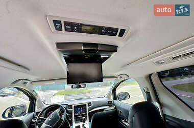 Минивэн Toyota Vellfire 2014 в 