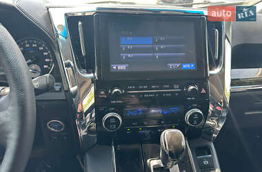 Минивэн Toyota Vellfire 2015 в 