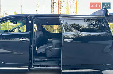 Минивэн Toyota Vellfire 2015 в 