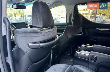 Минивэн Toyota Vellfire 2015 в 