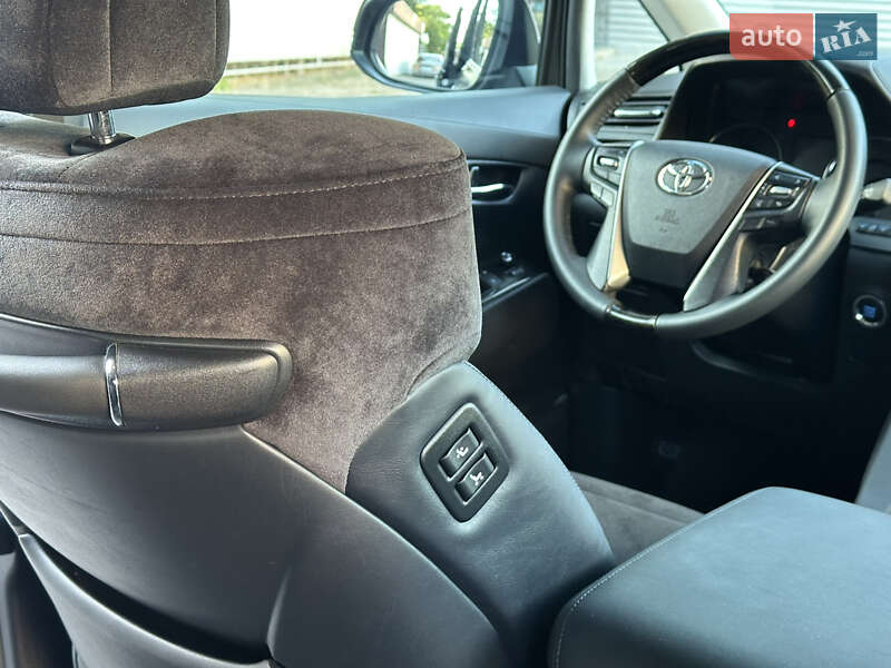 Мінівен Toyota Vellfire 2015 в Одесі