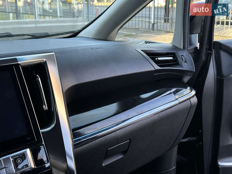 Мінівен Toyota Vellfire 2015 в Одесі