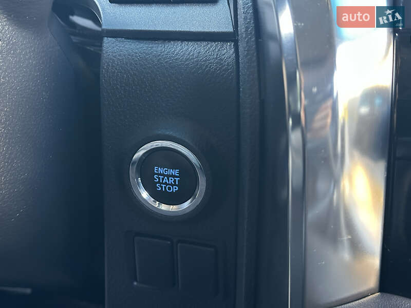 Мінівен Toyota Vellfire 2015 в Одесі