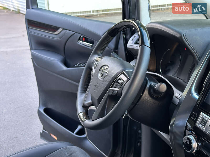 Мінівен Toyota Vellfire 2015 в Одесі