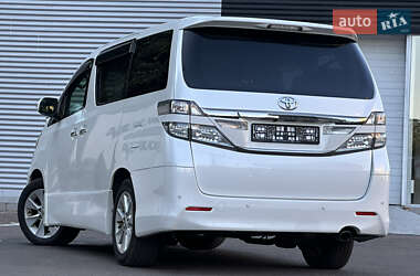 Минивэн Toyota Vellfire 2013 в 