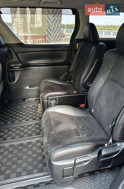 Минивэн Toyota Vellfire 2014 в 
