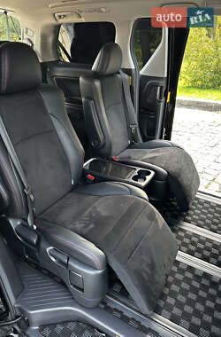 Минивэн Toyota Vellfire 2014 в 