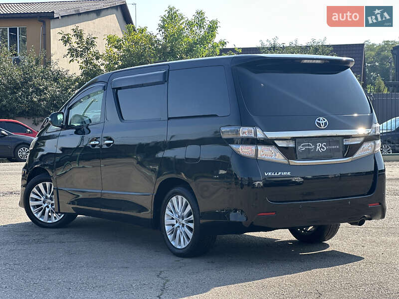 Мінівен Toyota Vellfire 2014 в Києві